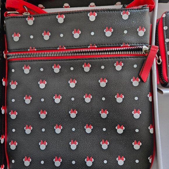 Disney Minnie Mouse Crossbody, Wristlet And Key Fob - Picture 4 of 4